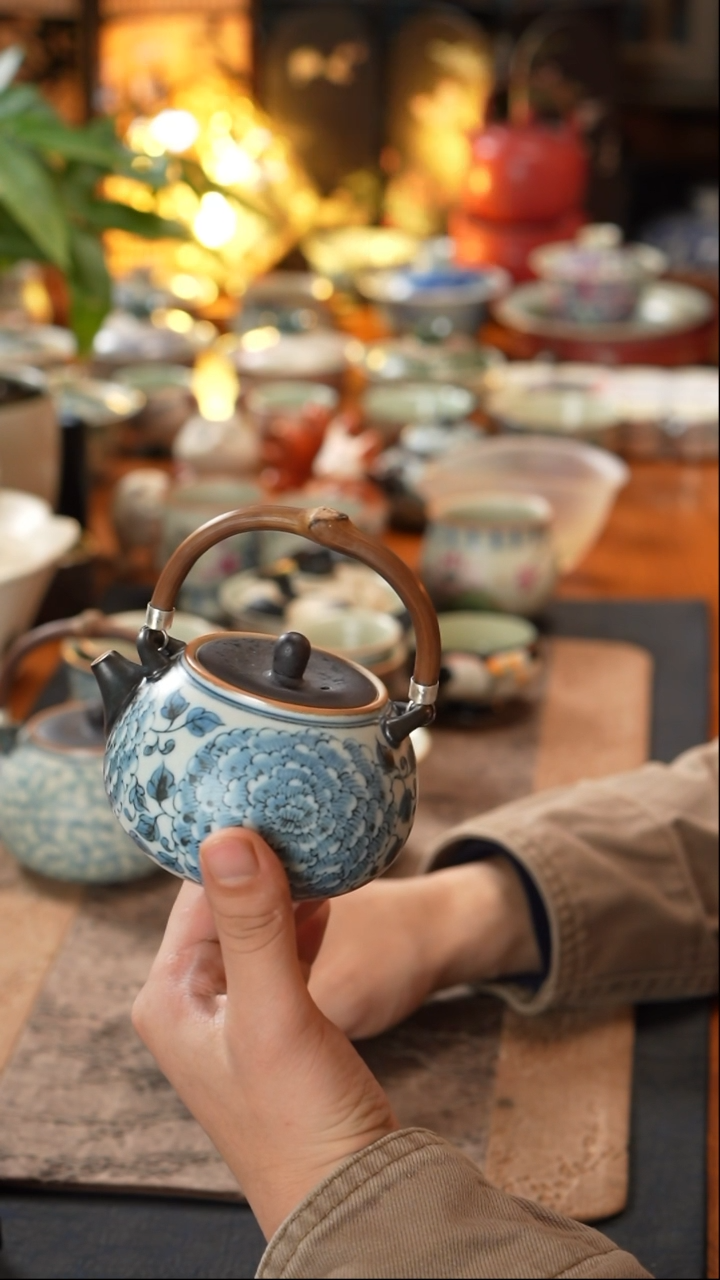 【闪购商品】朴云牡丹提梁壶朴云牡丹提梁壶