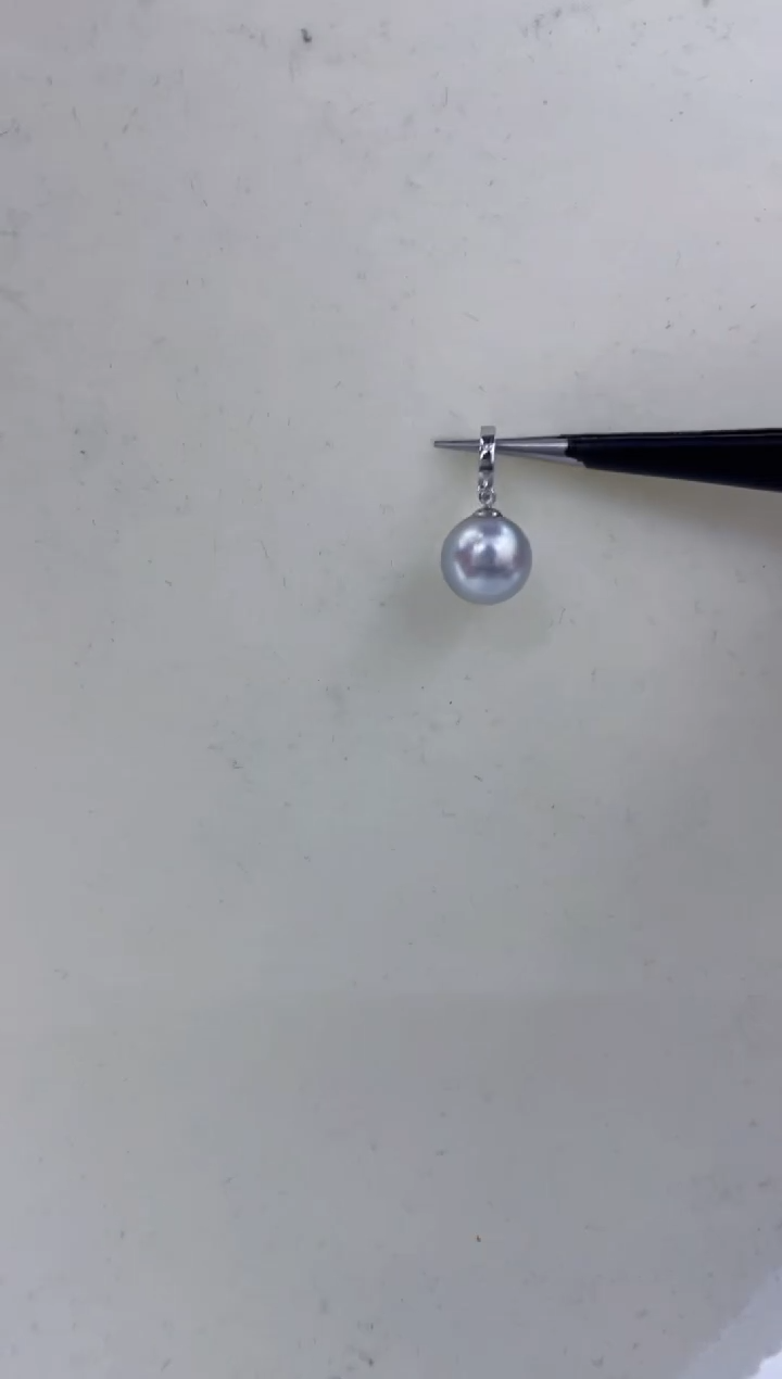 颈饰18K金镶嵌海水珍珠  