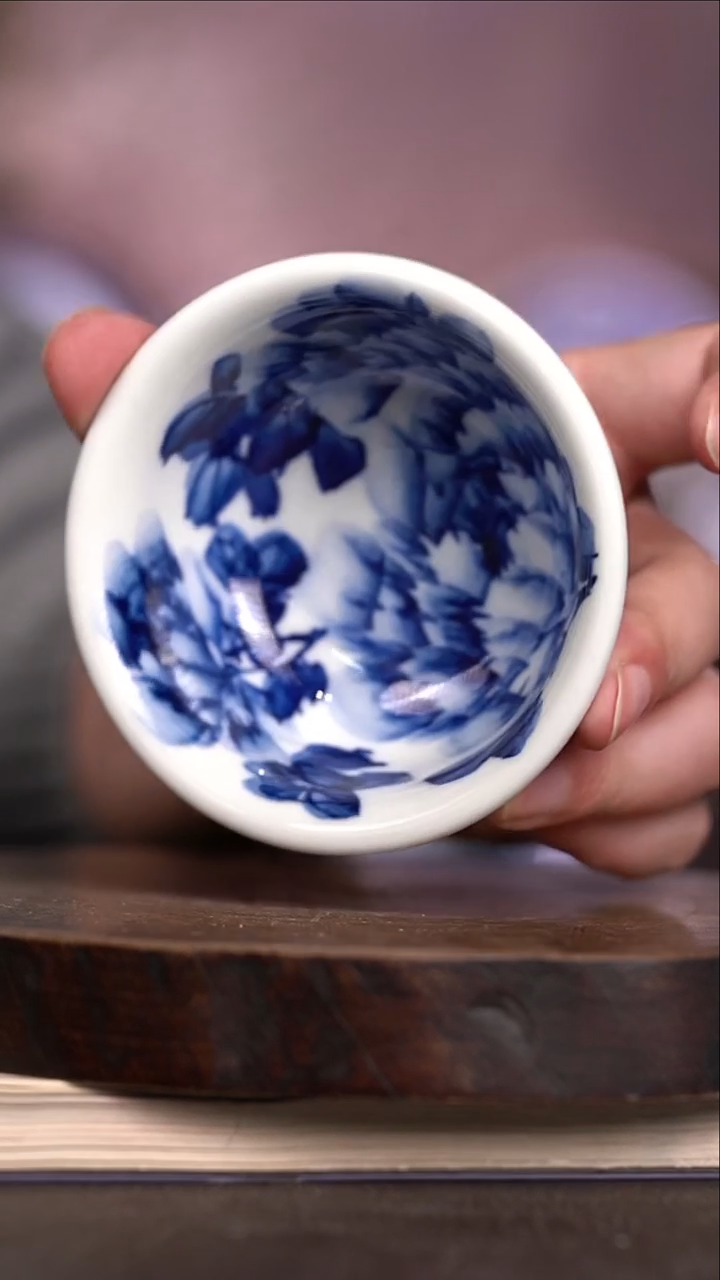 微瑕福利 现代瓷大压手牡丹