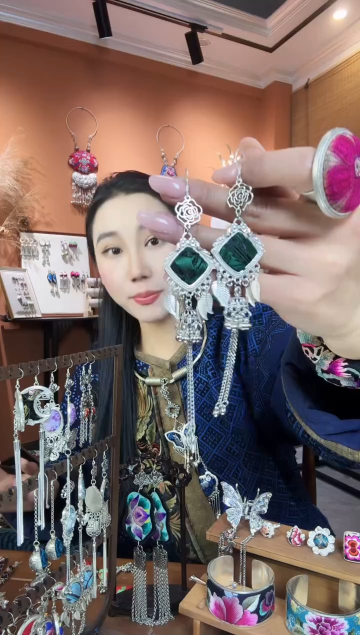 【闪购商品】刺绣纯手工耳环民族风