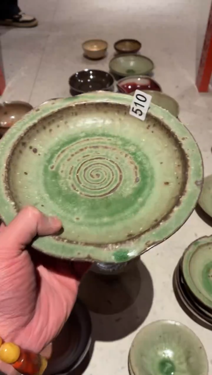 瓷片留*510夏雨荷平沿盘1个