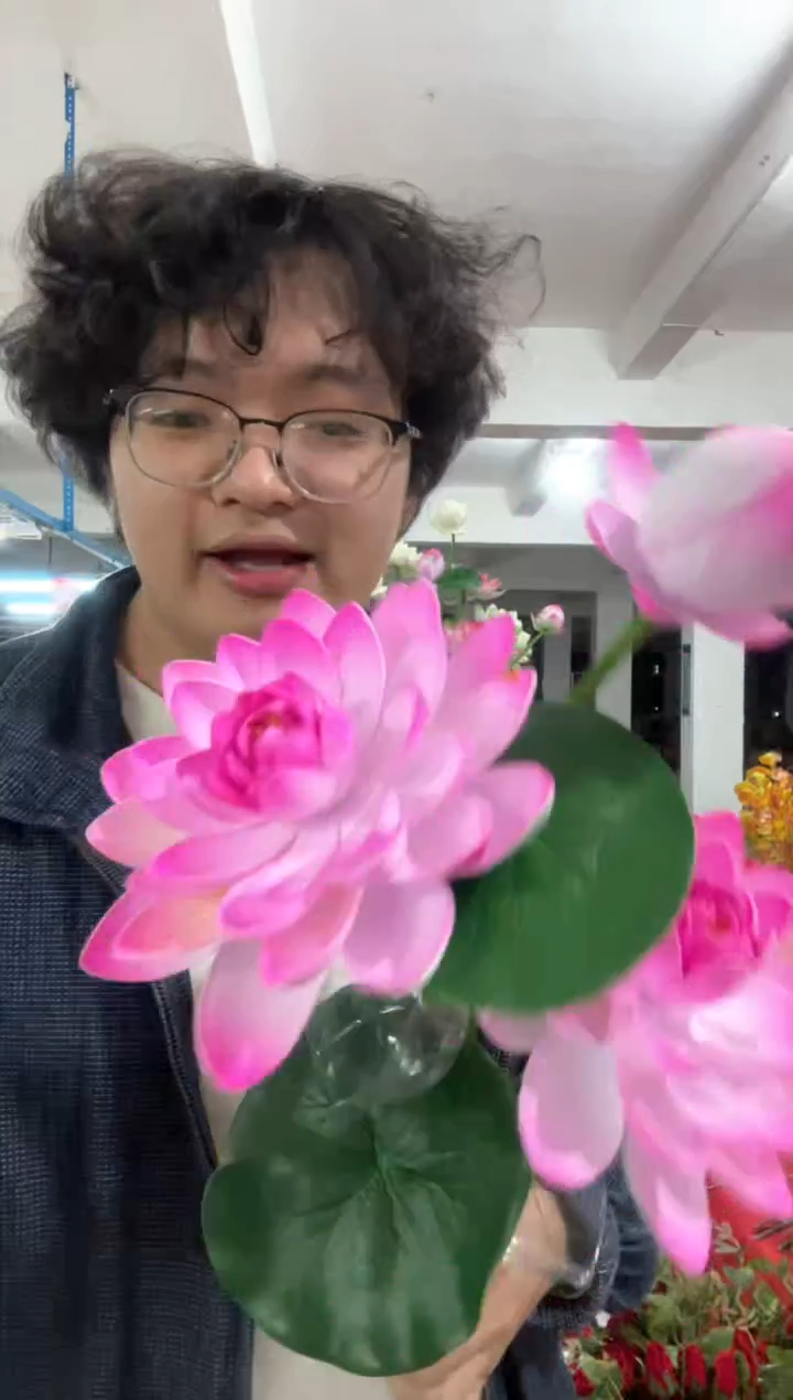 【闪购商品】 仿真绿植荷花1束