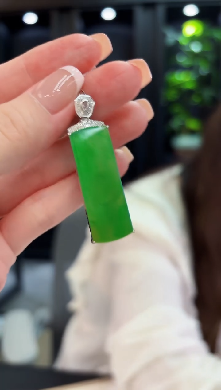 颈饰18K金镶嵌翡翠 缅料A货/支持复检/一件