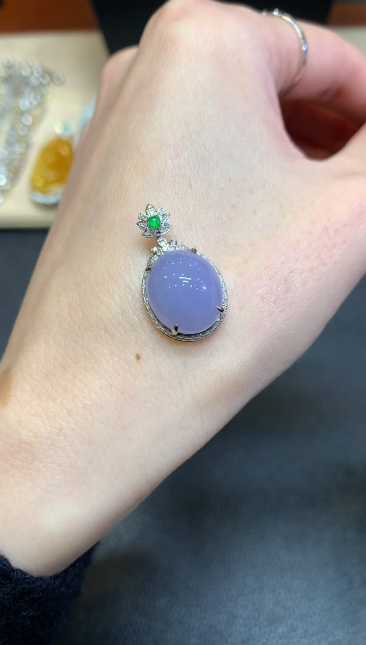 【闪购商品】翡翠颈饰18K金镶嵌蛋面【无服务费】