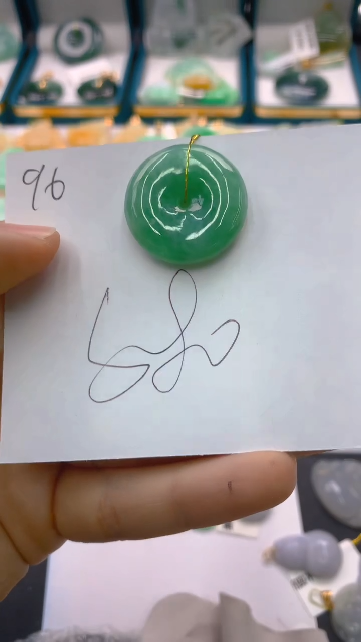 【闪购商品】翡翠颈饰未镶嵌1111111111