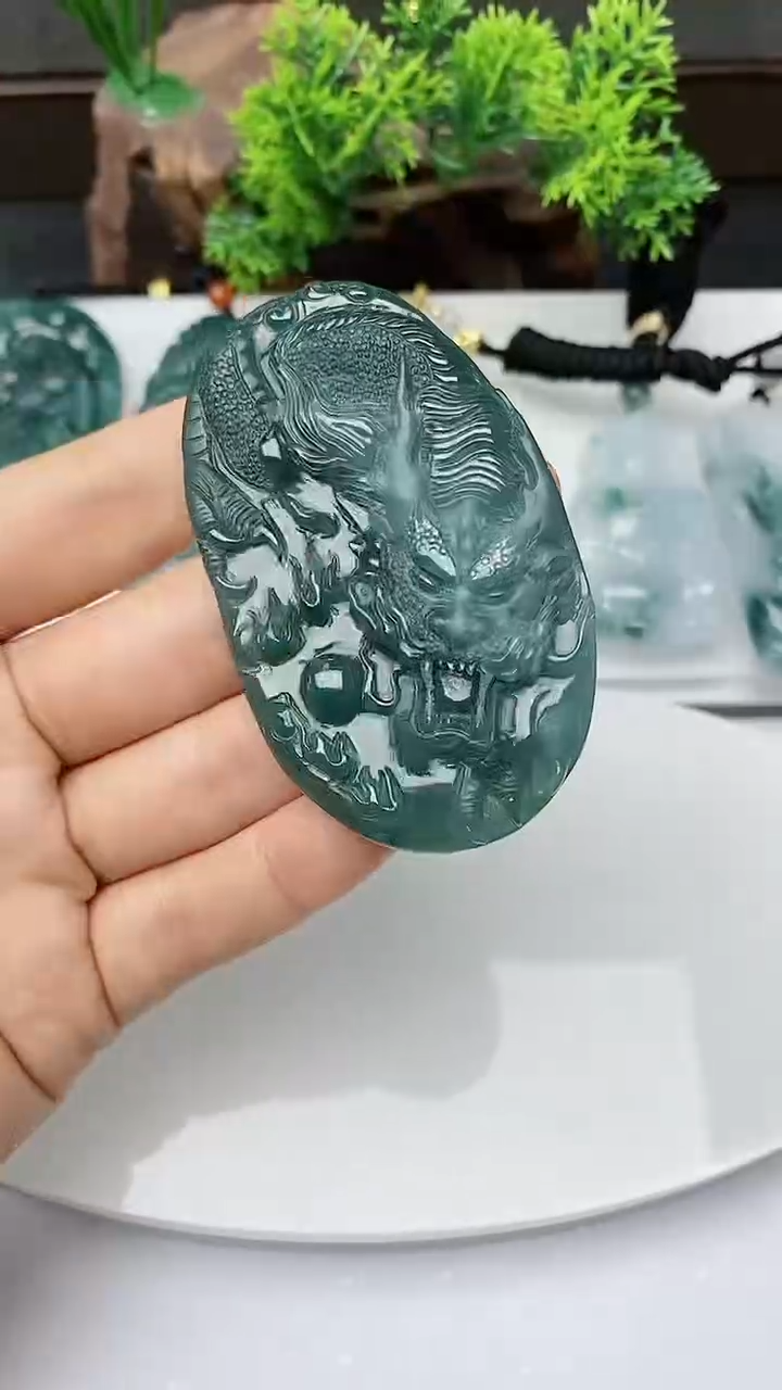 【闪购商品】翡翠颈饰未镶嵌