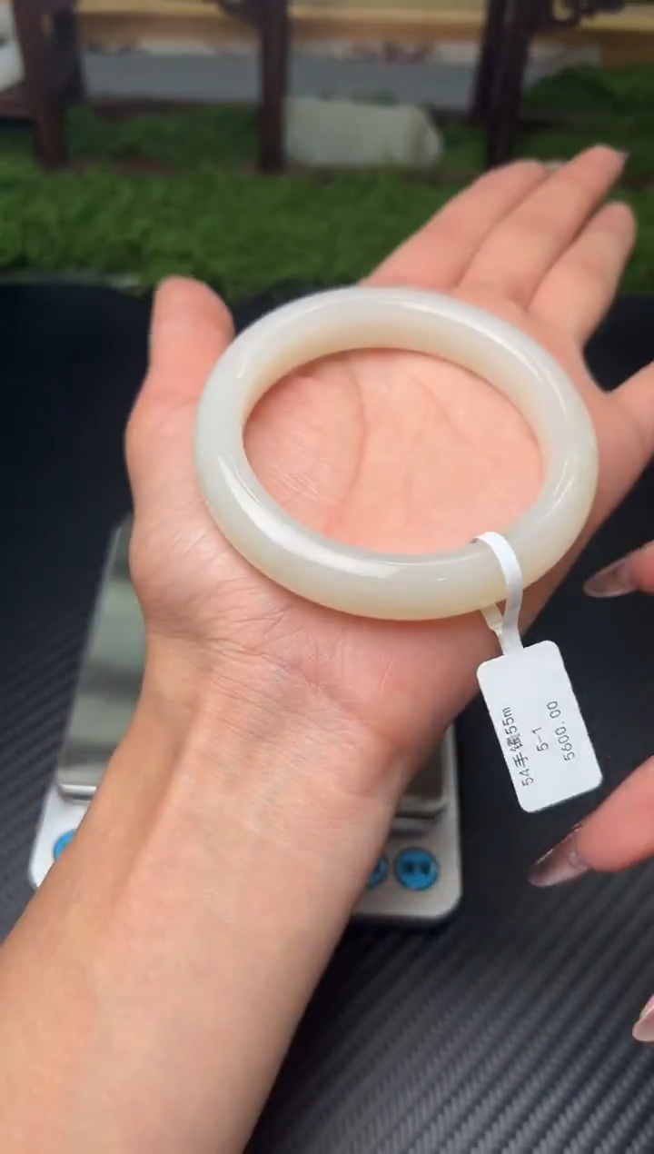 未镶嵌手镯和田玉黑山微色差55m