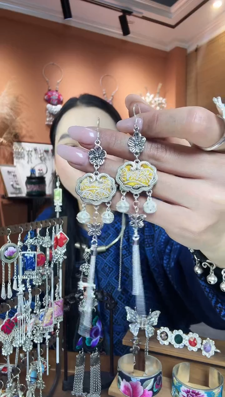 【闪购商品】刺绣纯手工民族风耳环