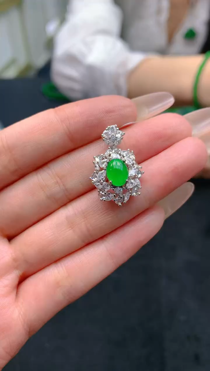 翡翠未镶嵌颈饰天然A货翡翠