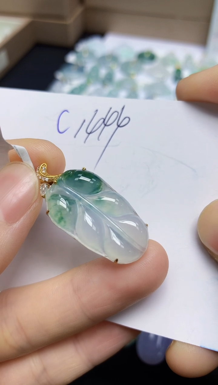 颈饰18K金镶嵌翡翠天然缅甸翡翠A货翡翠百元以上9元证书费自理