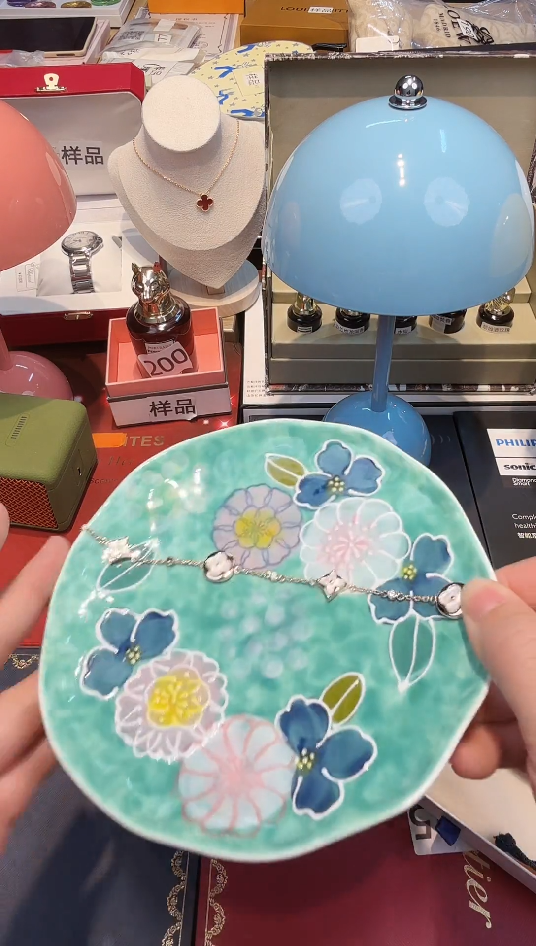 瓷片。。。。。。。。。。。。。