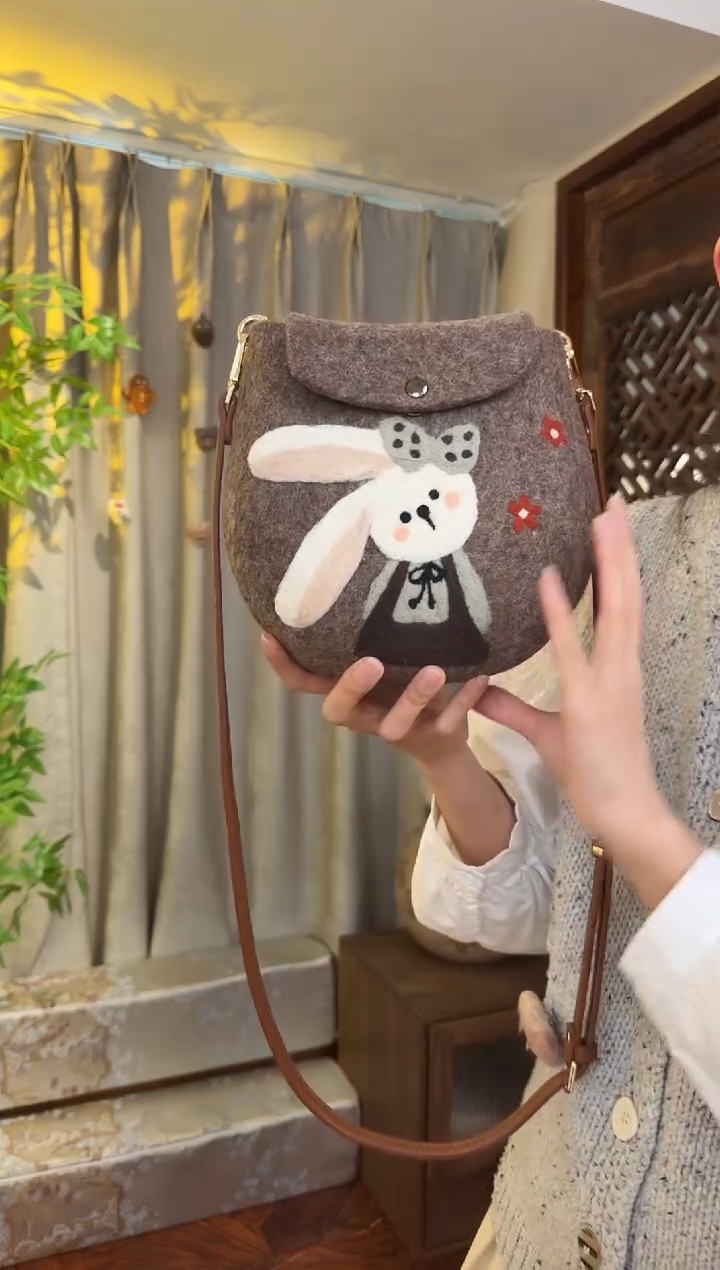 羊毛非遗羊毛毡包 蛋蛋包三花兔