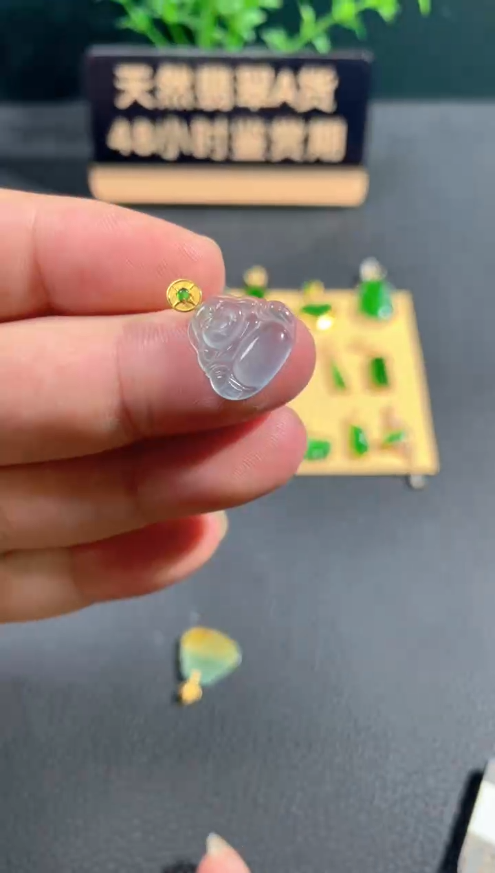 【闪购商品】翡翠颈饰18K金镶嵌翡翠