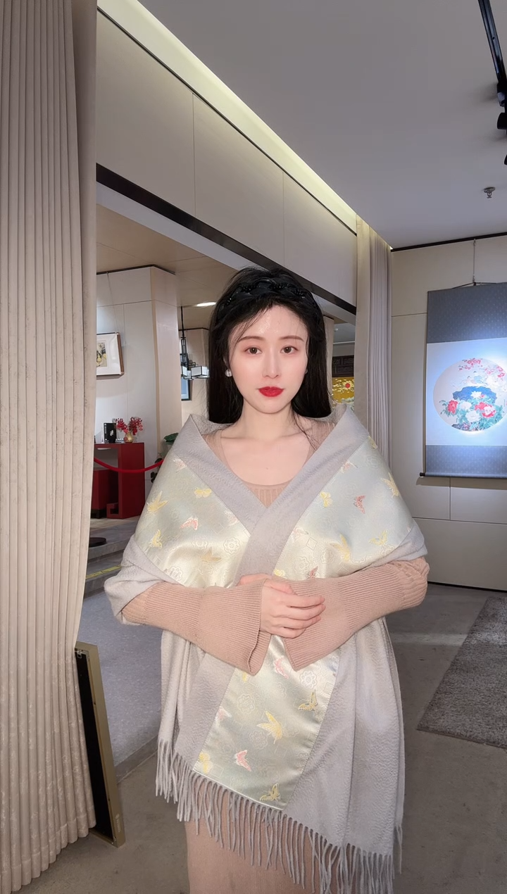 不****人福至蝶来羊绒披肩