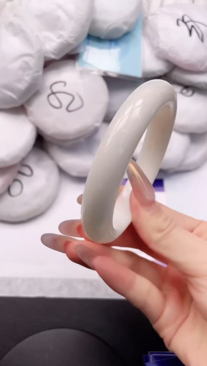 【闪购商品】和田玉手镯未镶嵌7K99-60