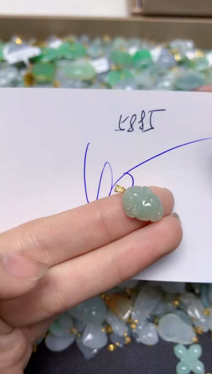 【闪购商品】翡翠颈饰18K金镶嵌天然翡翠A货