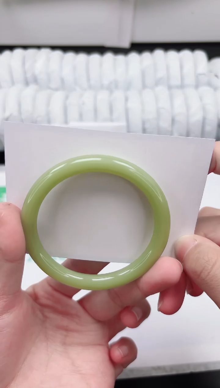 【闪购商品】石英质玉手镯未镶嵌40-55