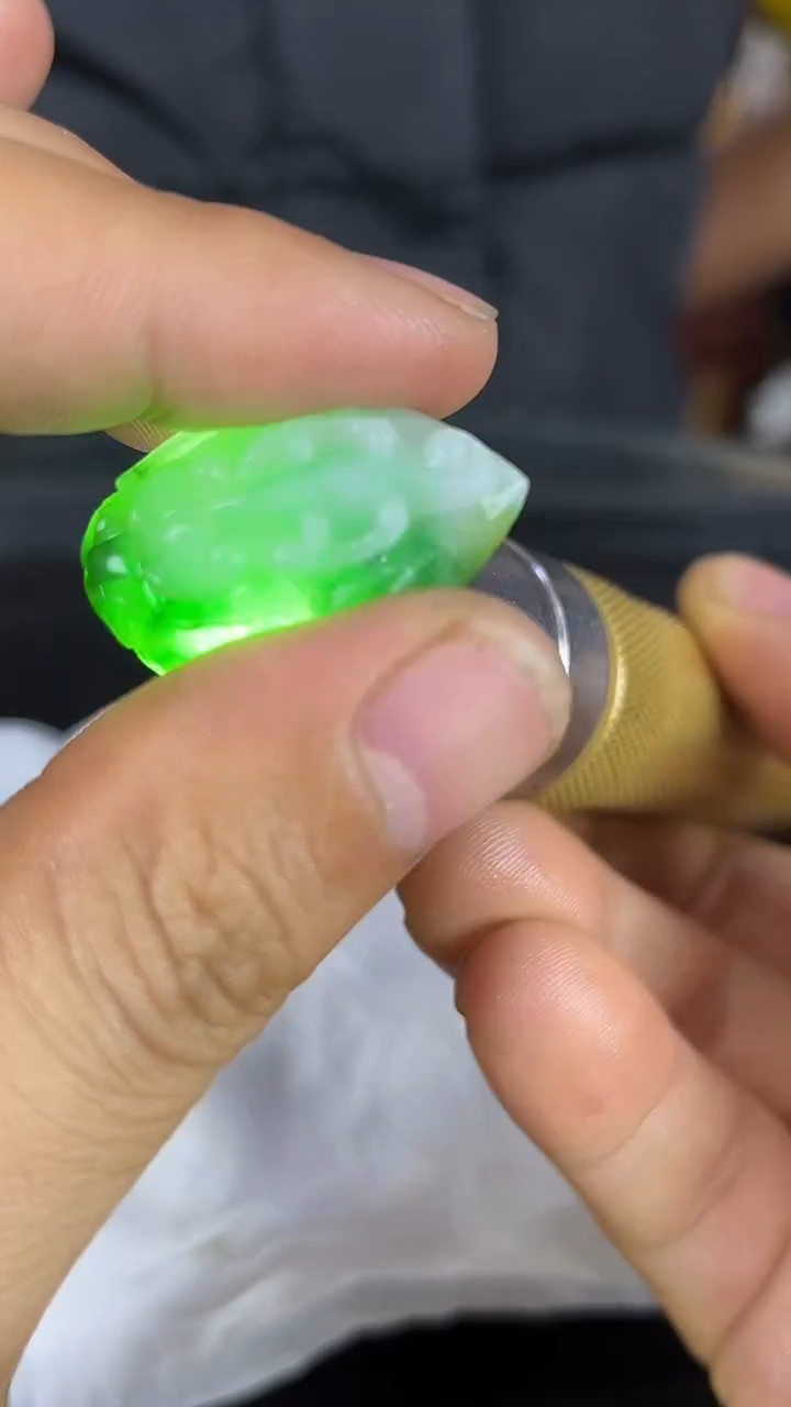 颈饰未镶嵌翡翠天然A货翡翠