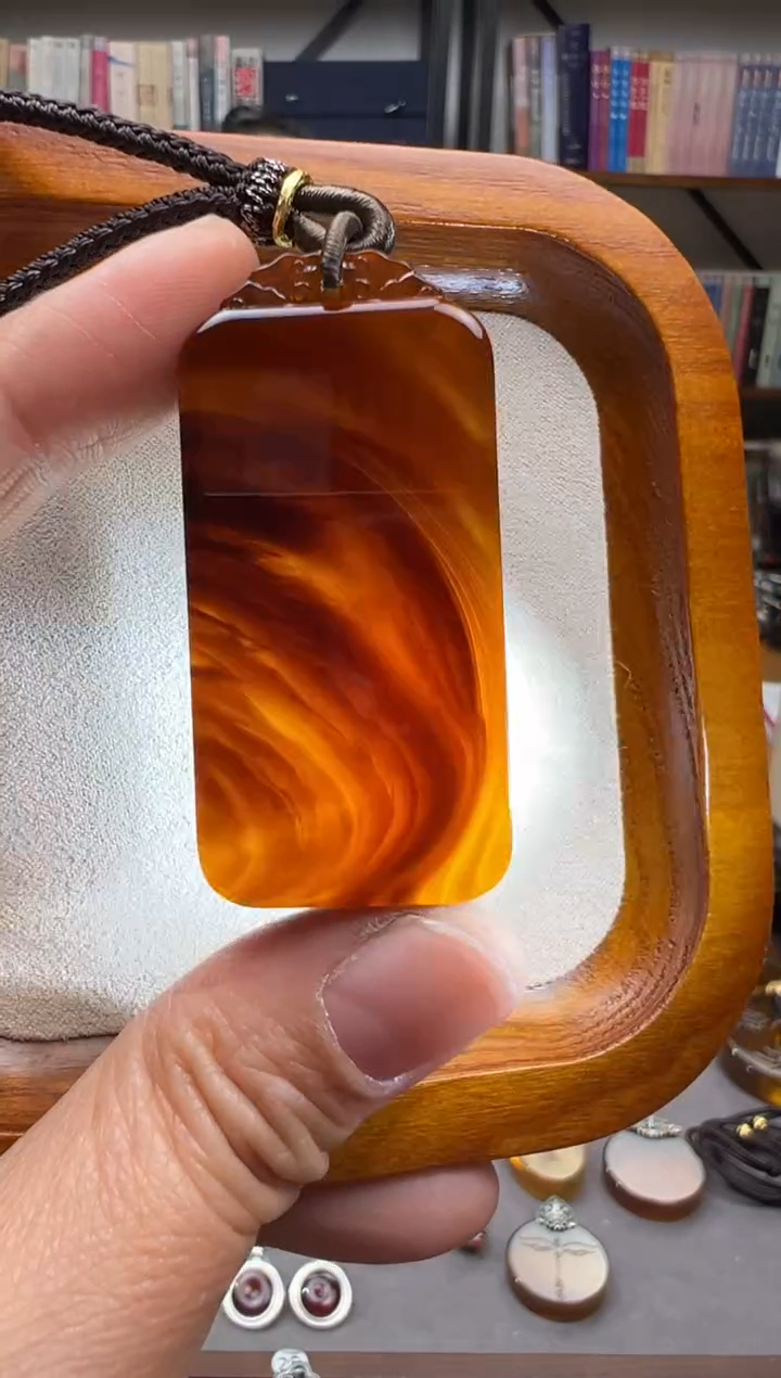 【闪购商品】琥珀颈饰未镶嵌无事牌吊坠