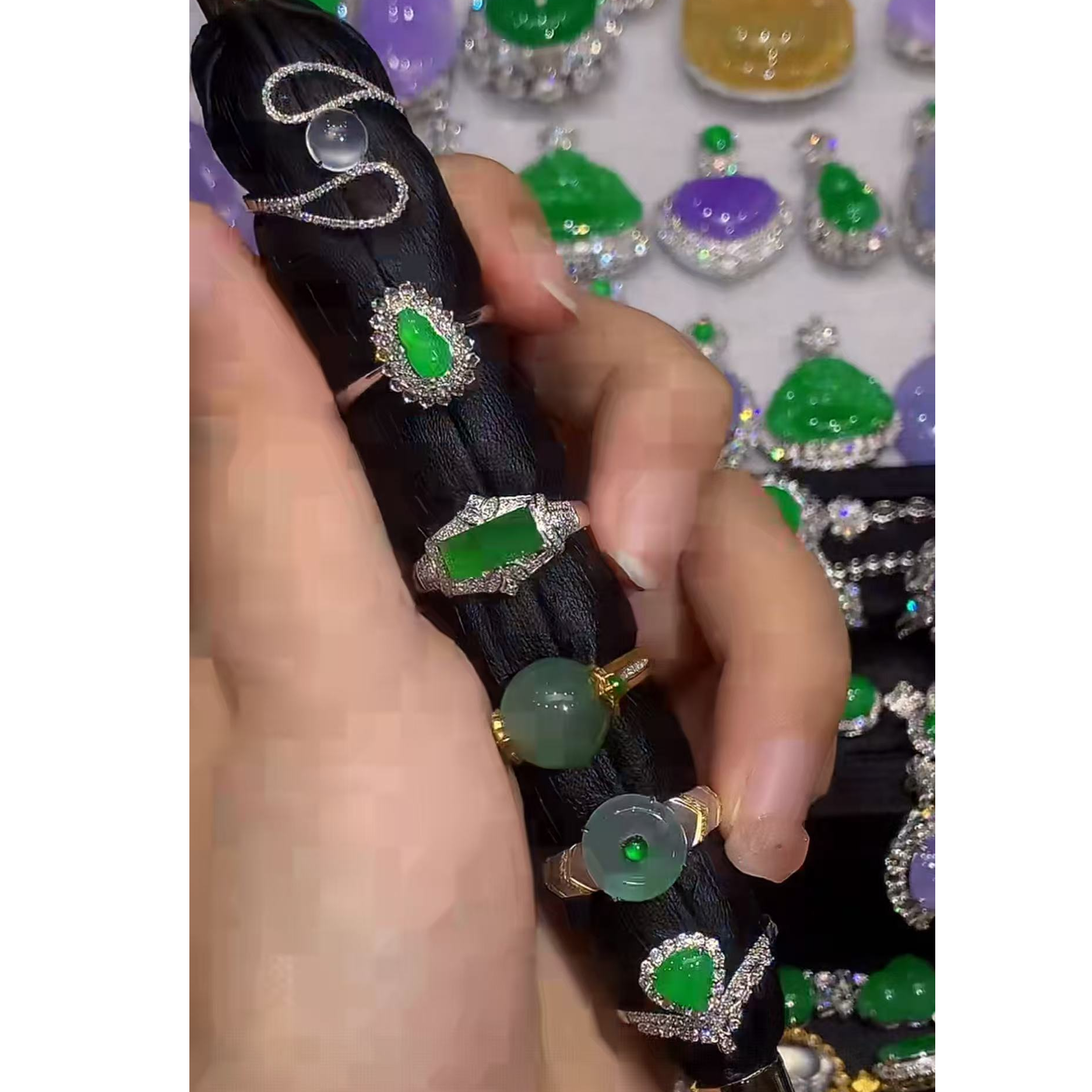 18k金镶 天然缅甸A货翡翠戒指 团购  多样性发其一