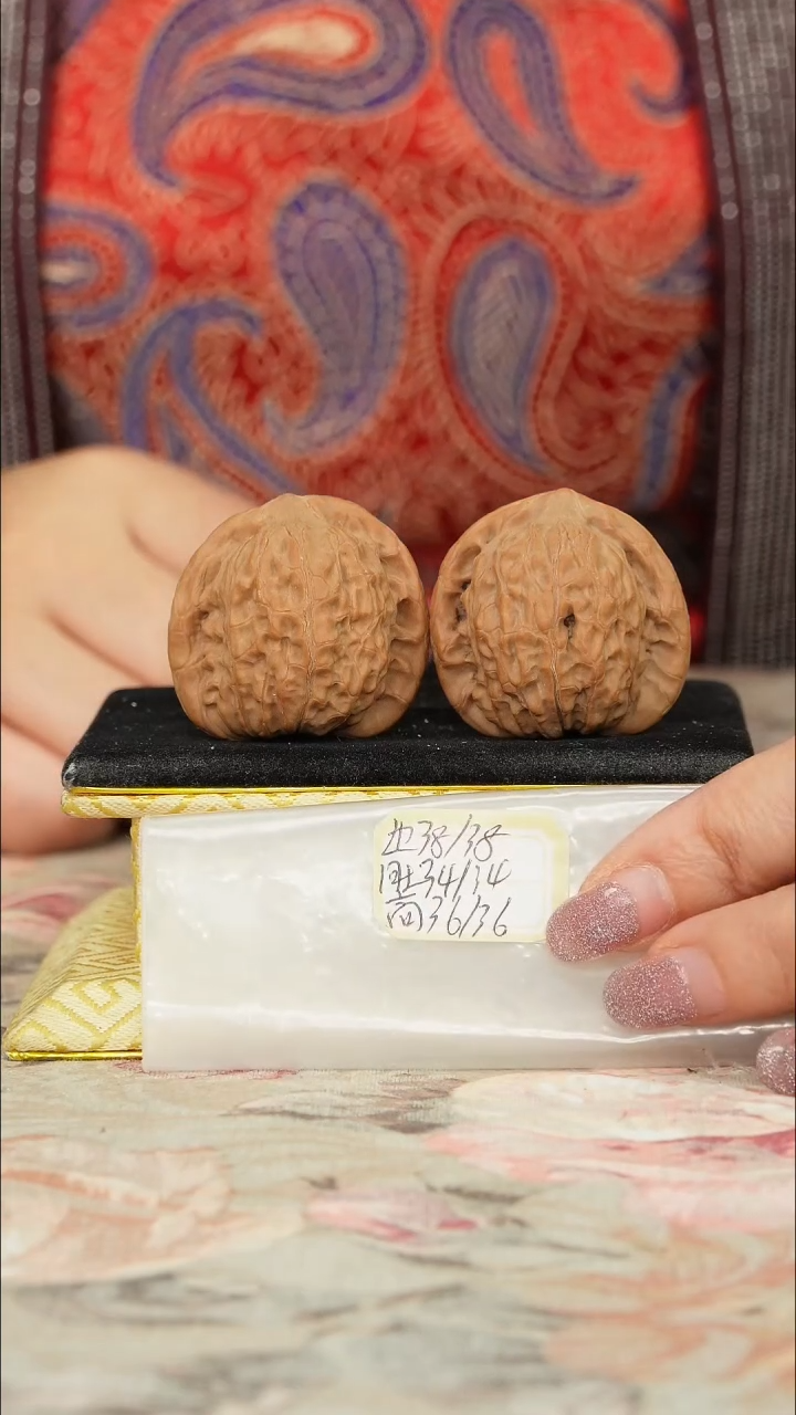 【闪购商品】文玩核桃把件非嫁接将军帽