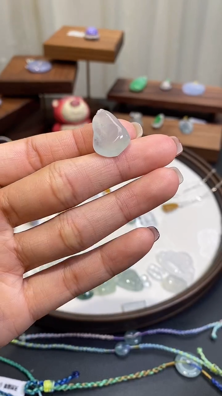 【闪购商品】翡翠颈饰未镶嵌福瓜