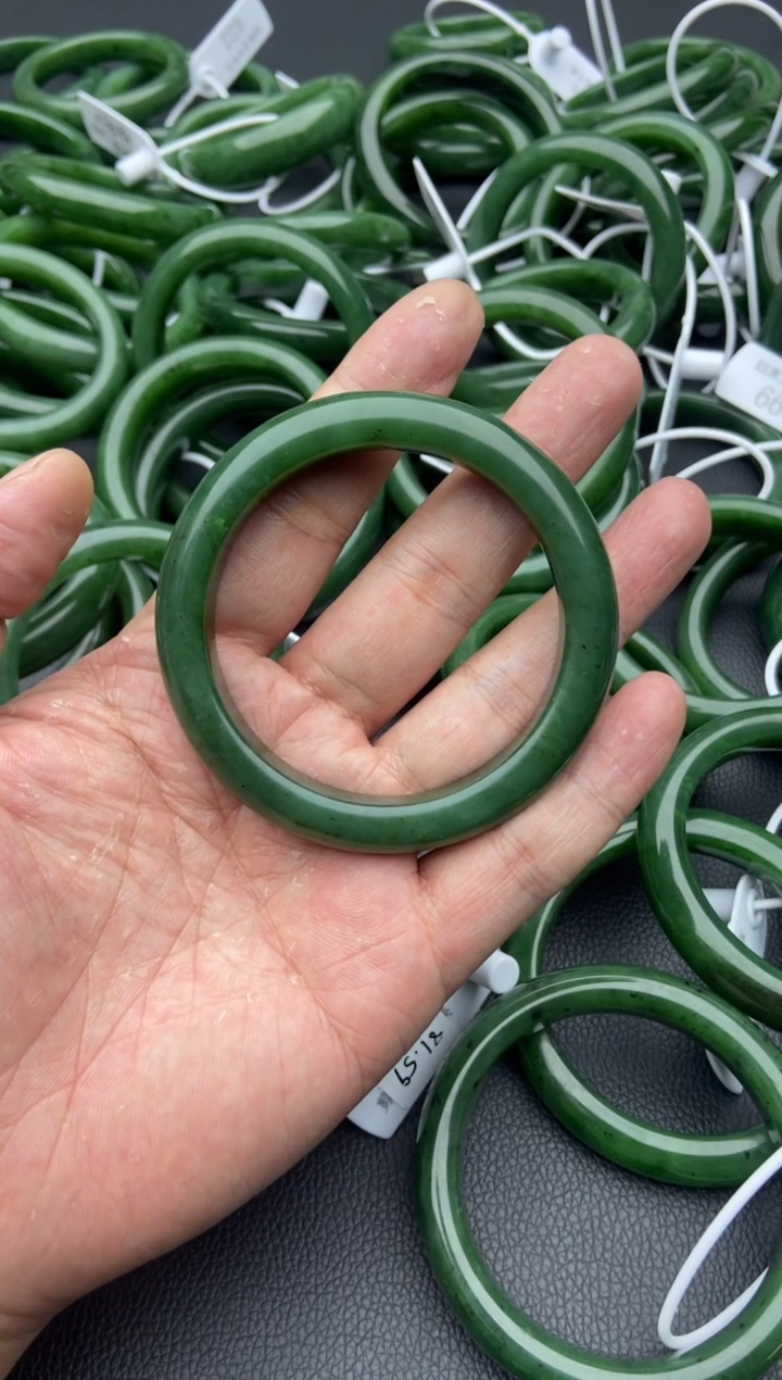 未镶嵌手镯和田玉（碧玉）17-58.9