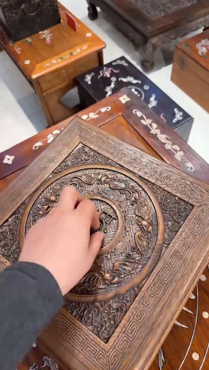 【闪购商品】木木艺雕刻四宫格盒358.888