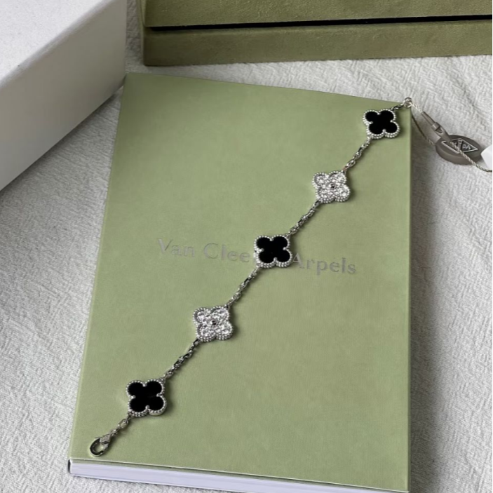 99新 梵克雅宝 小花6枫五花手链熊猫带钻 18K白金/钻石/缟玛瑙 