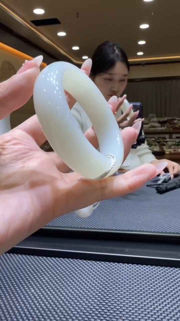 颈饰未镶嵌和田玉手镯59