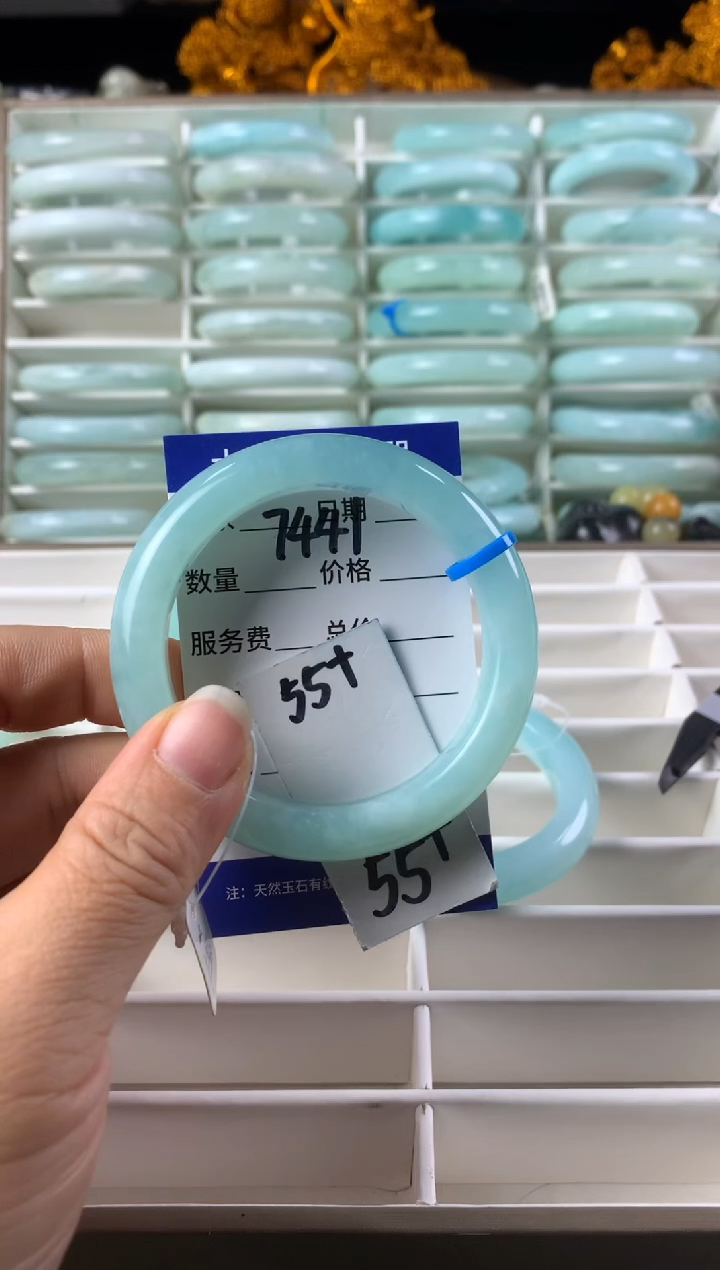 【闪购商品】蛇纹石玉手镯未镶嵌7441