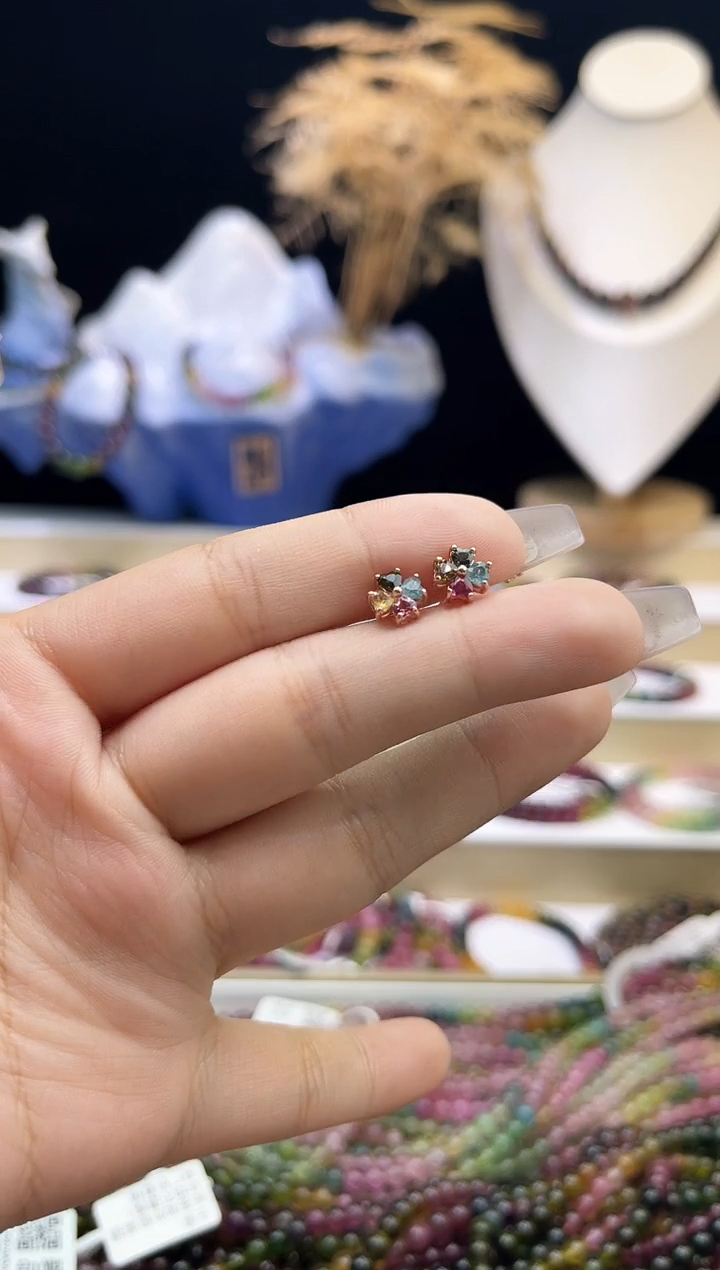 【闪购商品】碧玺/银S925镶嵌碧玺耳钉多样性发货