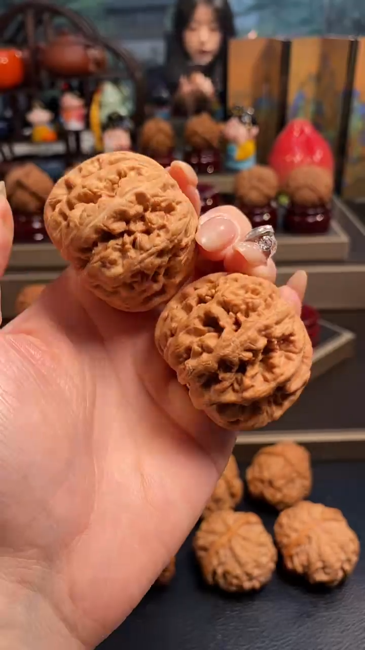 【闪购商品】文玩核桃把件D790大粗筋45