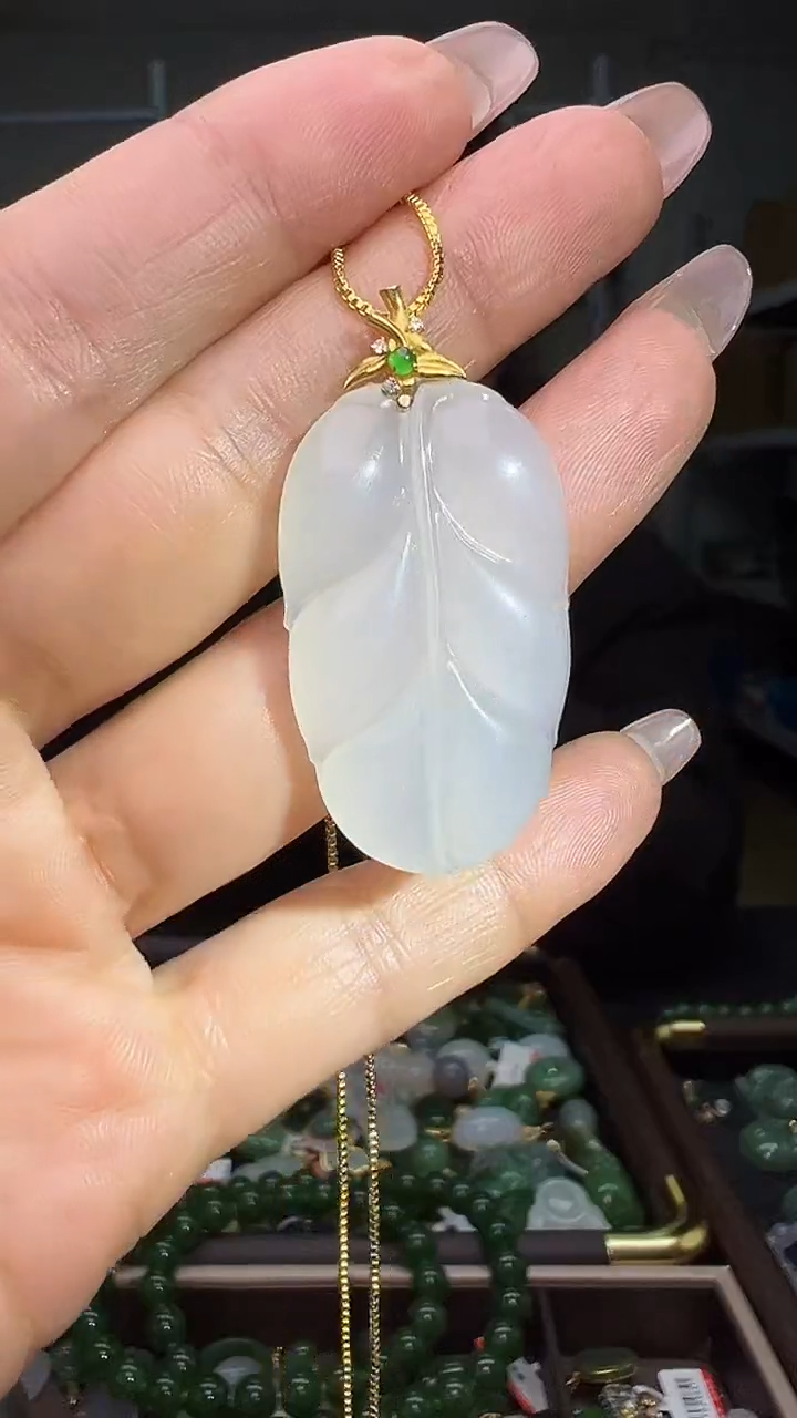 颈饰18K金镶嵌和田玉（多样性发货.发其一）11.23.42