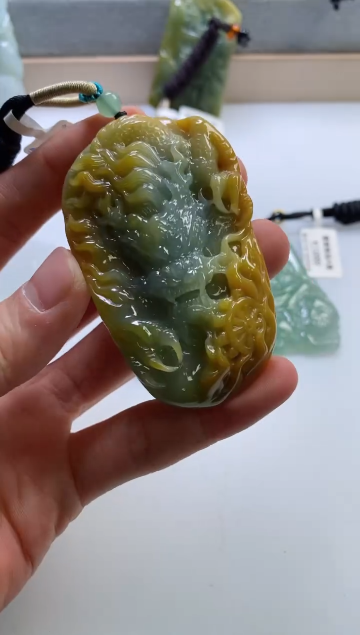 【闪购商品】翡翠挂件未镶嵌            