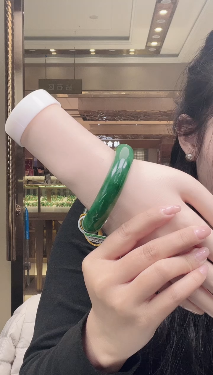 未镶嵌手镯石英质玉35