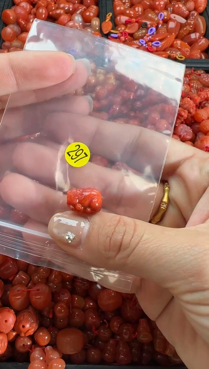 【闪购商品】南红玛瑙颈饰未镶嵌1