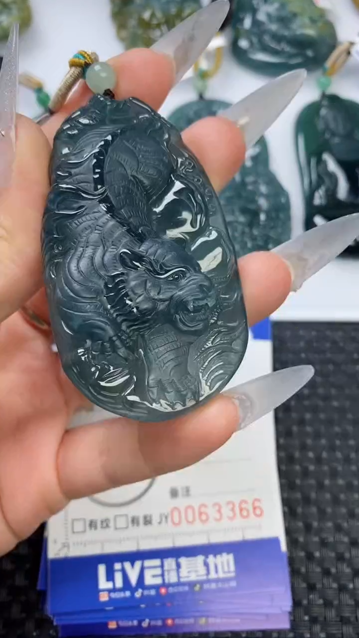 【闪购商品】翡翠颈饰未镶嵌111111111111111