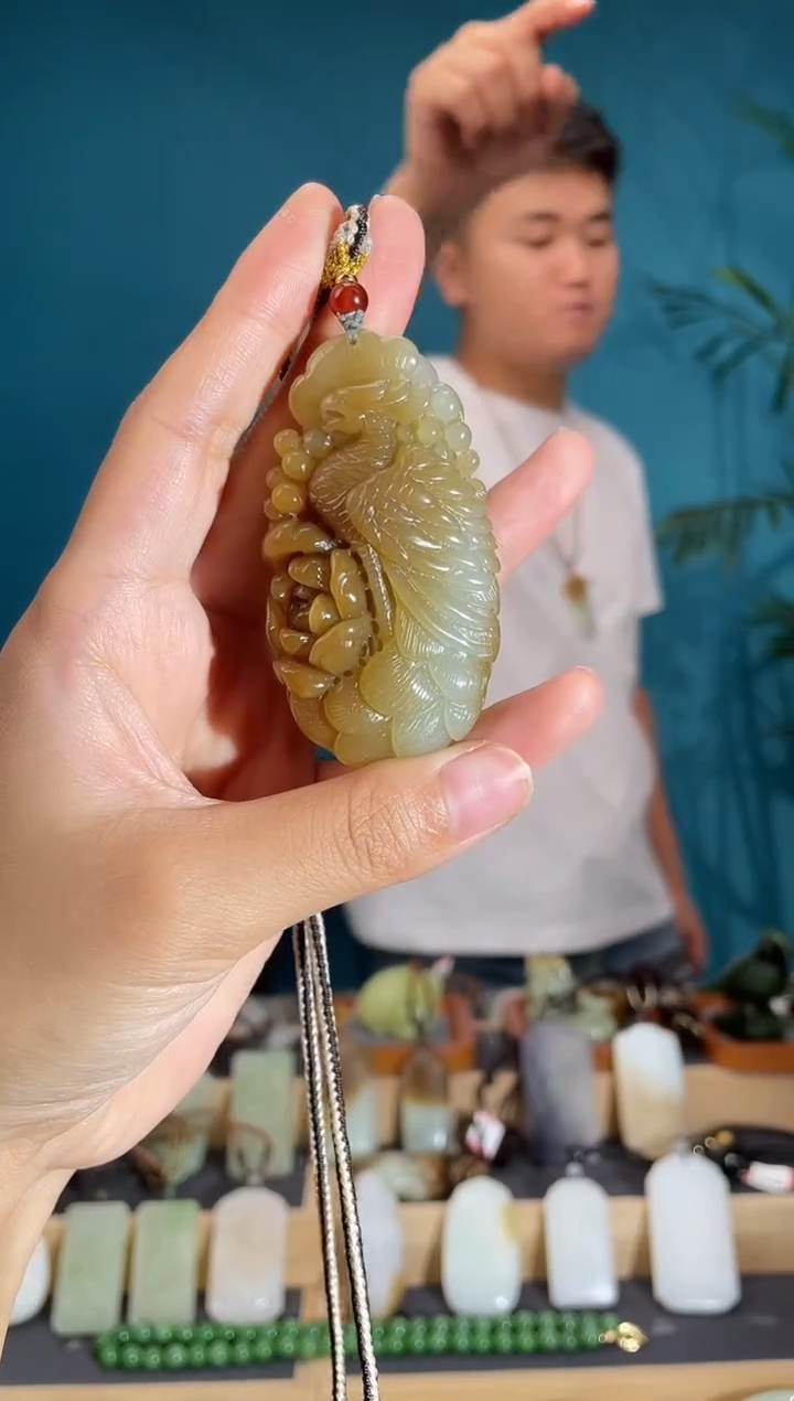 和田玉未镶嵌颈饰1