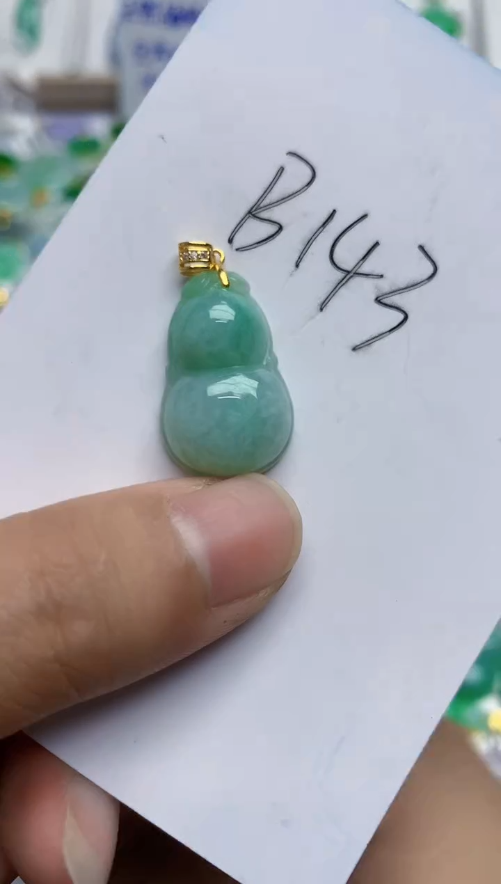 翡翠未镶嵌颈饰天然缅甸翡翠A货