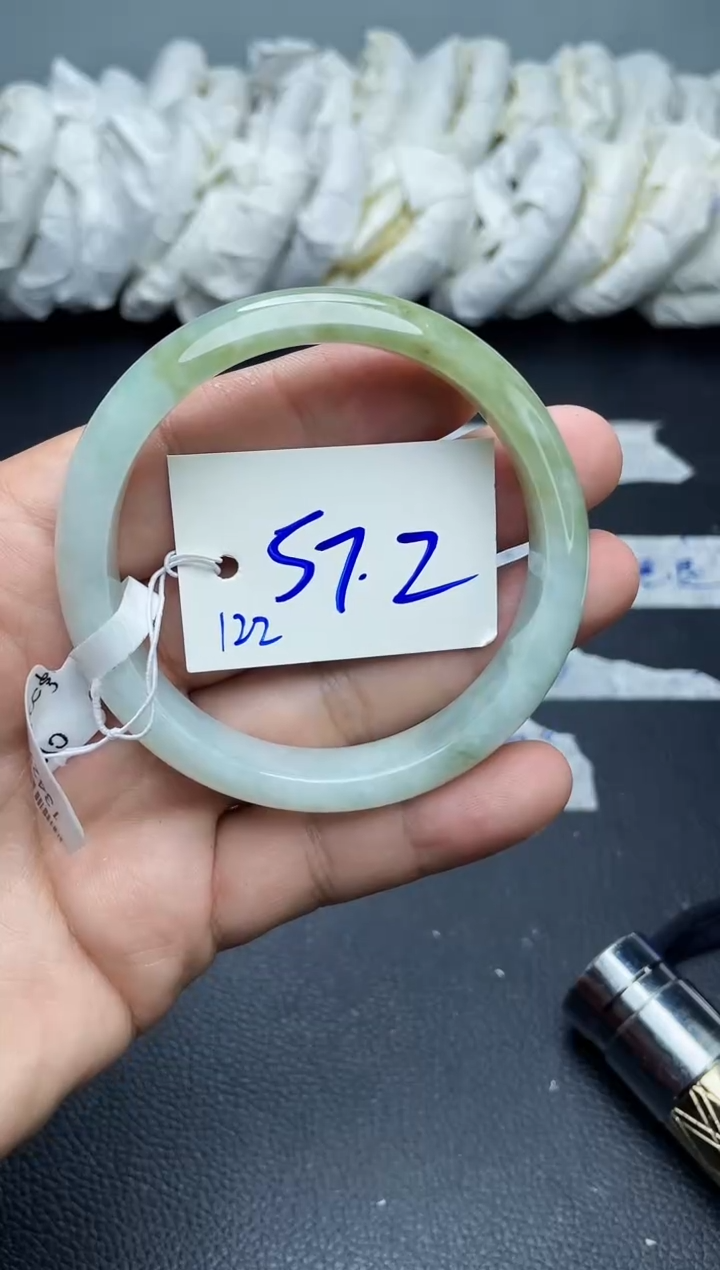 翡翠手镯未镶嵌122