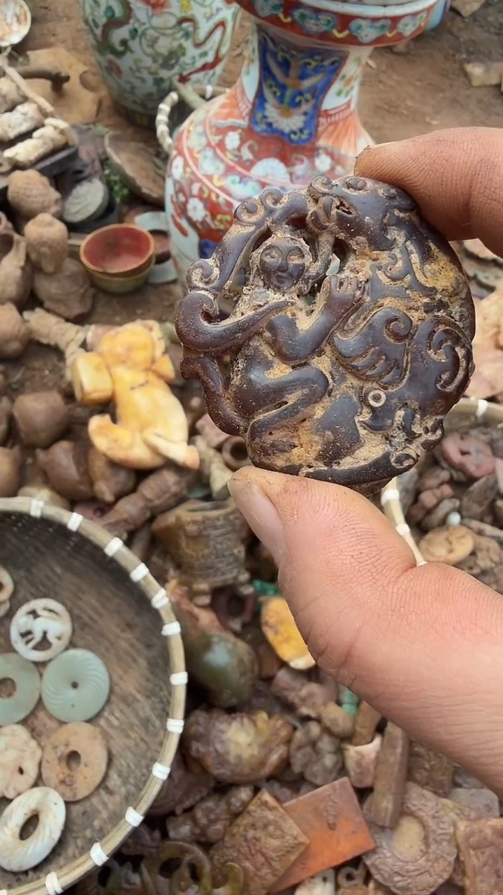 未镶嵌岫岩河磨玉（透闪石质玉）挂件用****6岫岩河磨玉