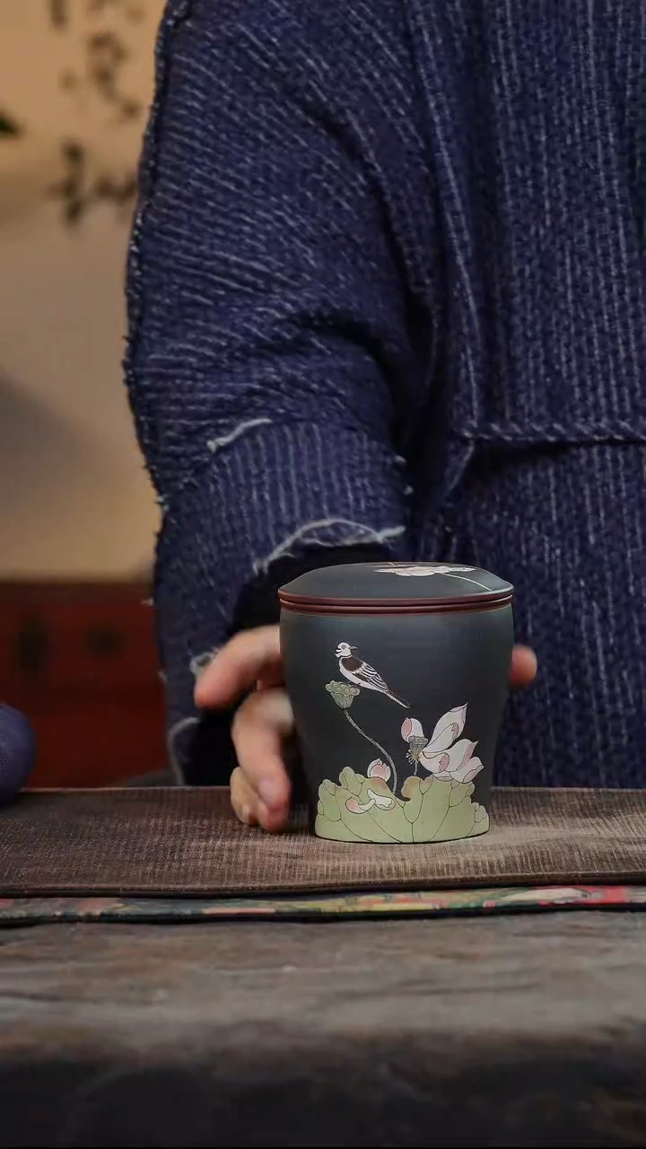 粉浆泥绘荷花茶叶罐234