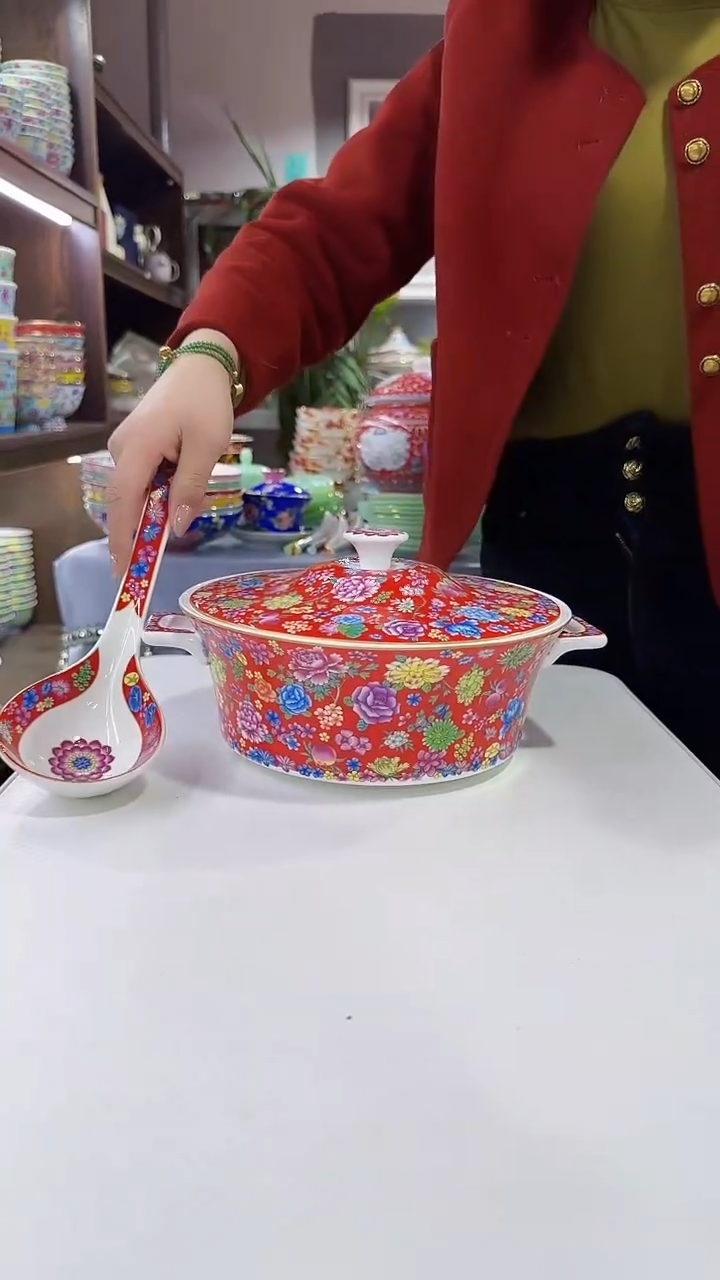 【闪购商品】瓷片10英寸公主堡1个加大汤勺1个