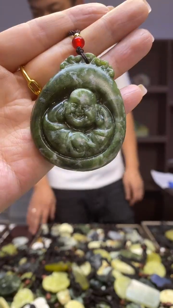 未镶嵌岫玉挂件  