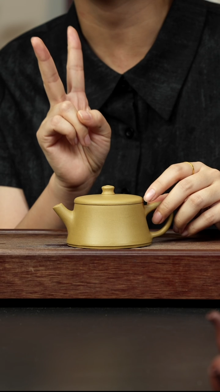紫砂茶壶黄金段云柱