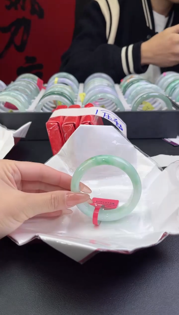【闪购商品】翡翠手镯未镶嵌5翡翠手镯