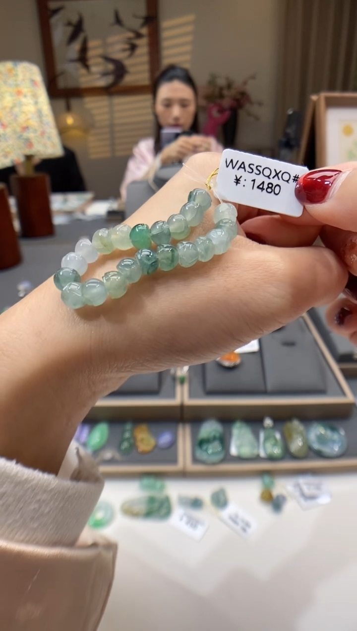 【闪购商品】翡翠颈饰未镶嵌珠子