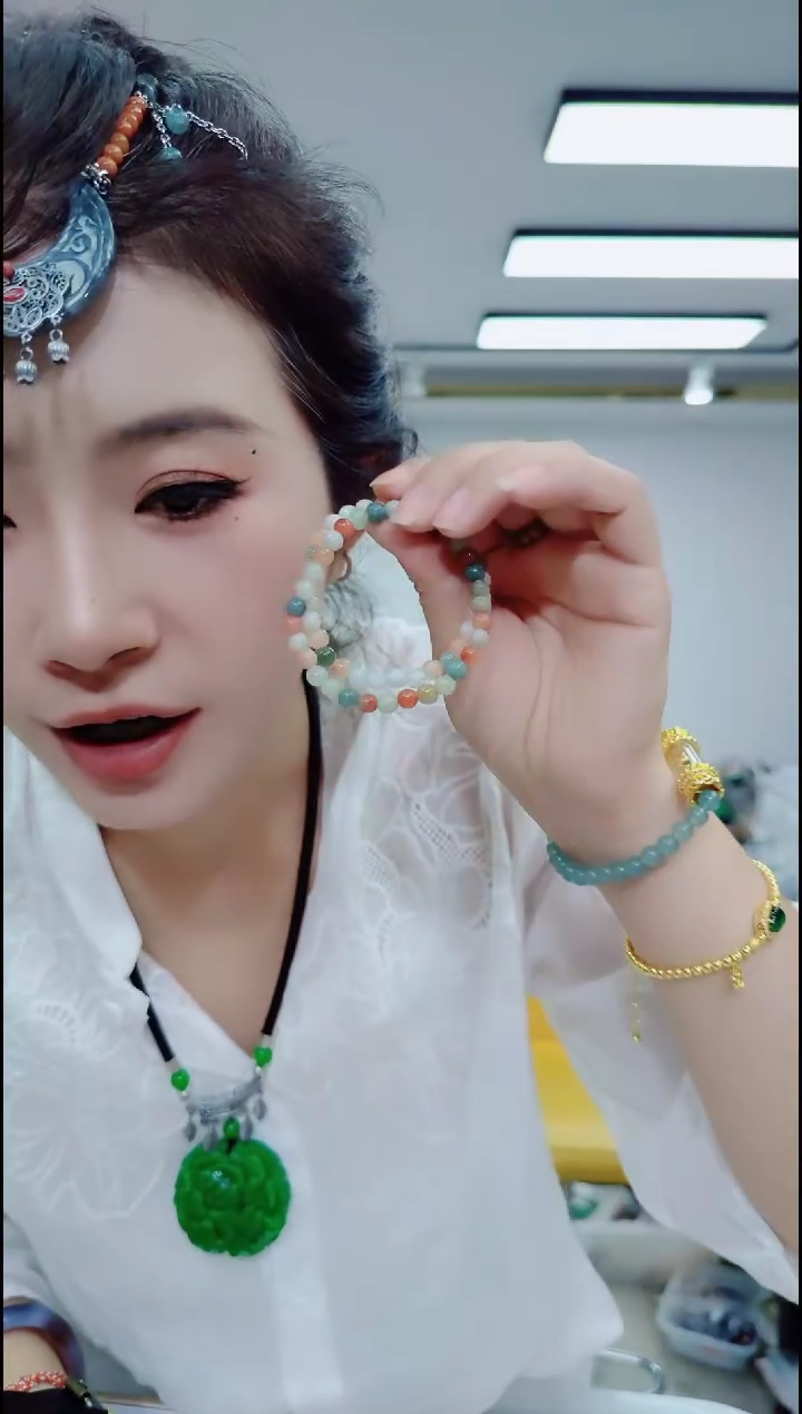 翡翠未镶嵌颈饰31113翡翠单圈