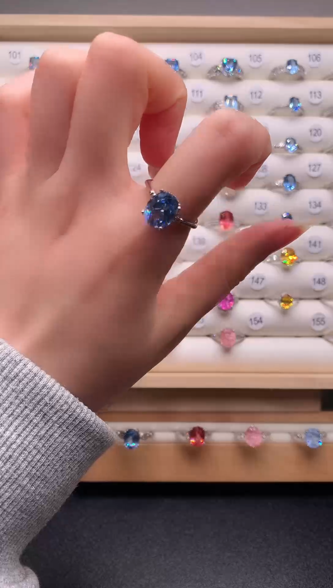 6海蓝宝石（处理）海蓝宝戒指